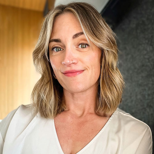 Jenn Armstrong headshot